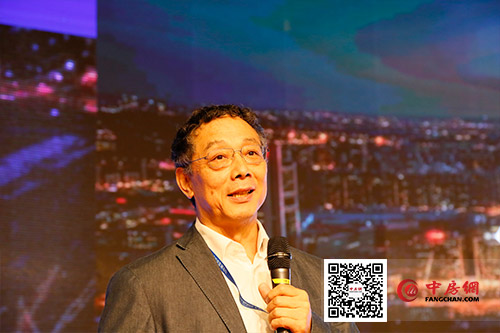 中国城市和小城镇改革发展中心理事长、首席经济学家 李铁